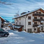 Ucliva 3*