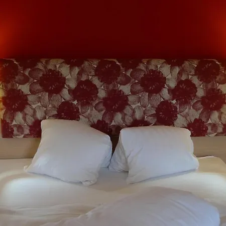 Hotel Ucliva Отель 3*